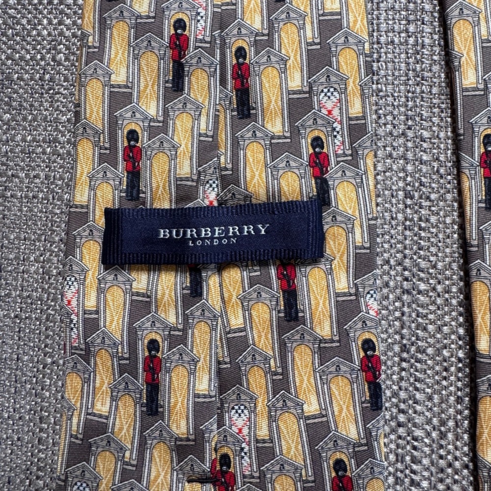 Burberry London Mens Silk Tie British Royal Guard Sentry Box Novelty Brown Gold